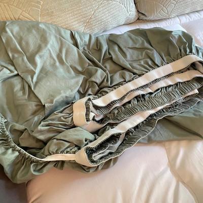 Casa Decor Down Pillows & Queen Bedding (P-SS)