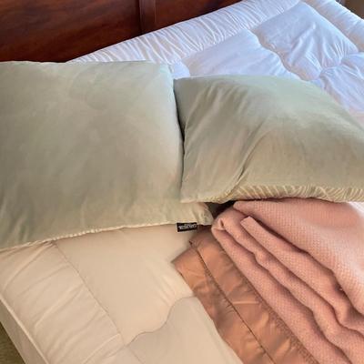 Casa Decor Down Pillows & Queen Bedding (P-SS)
