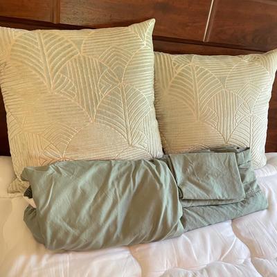 Casa Decor Down Pillows & Queen Bedding (P-SS)