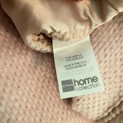 Casa Decor Down Pillows & Queen Bedding (P-SS)