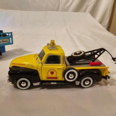 Two lighted/Animated Service Stations & More (T2-JS)