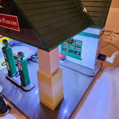 Two lighted/Animated Service Stations & More (T2-JS)