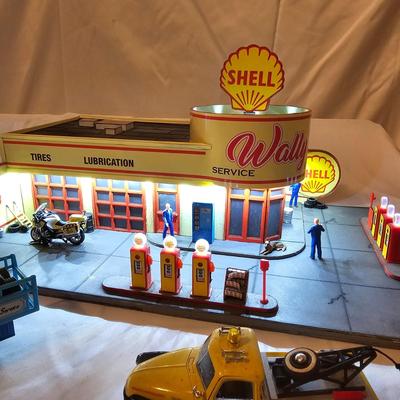Two lighted/Animated Service Stations & More (T2-JS)