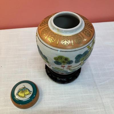 Sale Photo Thumbnail #48: 7" tall ginger pot with stand, no cracks/chips