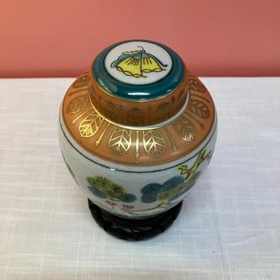 Sale Photo Thumbnail #47: 7" tall ginger pot with stand, no cracks/chips
