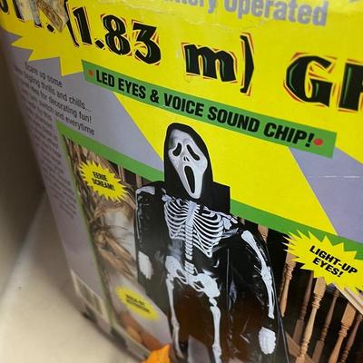 Halloween Items/Lot