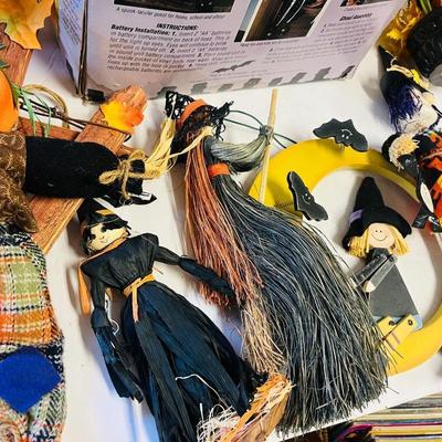Halloween Items/Lot