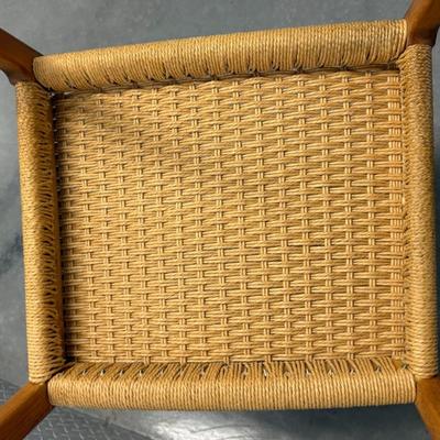 Lot 29: Mid-Century Modern Dining Table with 6 Wicker Chairs & 2 Leaf Extensions – Vintage Wood Set