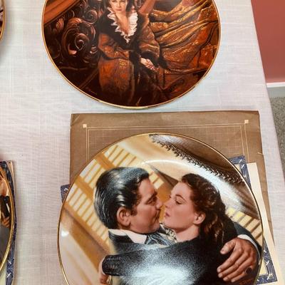 Sale Photo Thumbnail #141: Set of 9 Bradford Exchange plates with scenes from Gone With the Wind. No chips/cracks, all in excellent condition.