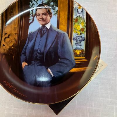 Sale Photo Thumbnail #143: Set of 9 Bradford Exchange plates with scenes from Gone With the Wind. No chips/cracks, all in excellent condition.