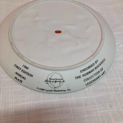 Sale Photo Thumbnail #157: 2 3D design Norman Rockwell small collectible plates from the 1980s