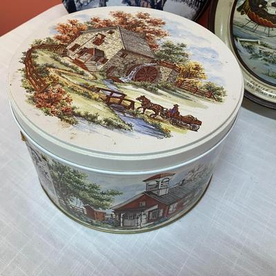 Sale Photo Thumbnail #176: Set of 4 equestrian picture themed tins