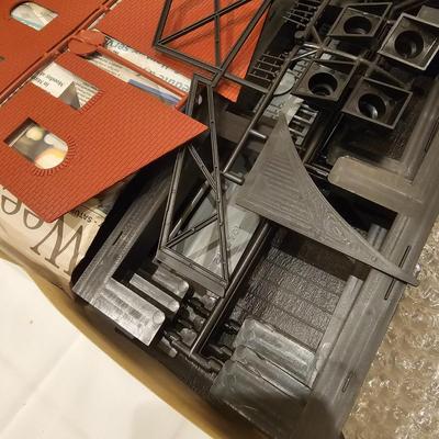 Roundhouse & Engine House Kits (T2-JS)