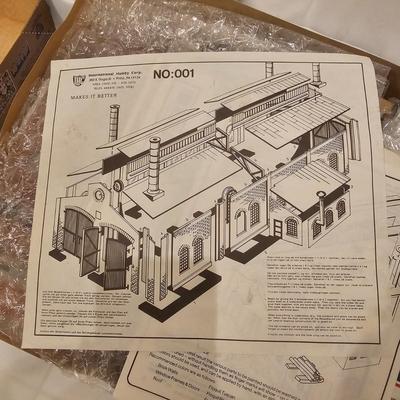 Roundhouse & Engine House Kits (T2-JS)
