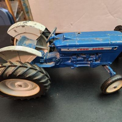 2 Die Cast Farm Tractors Blue Ford 4000 Red Tractor
