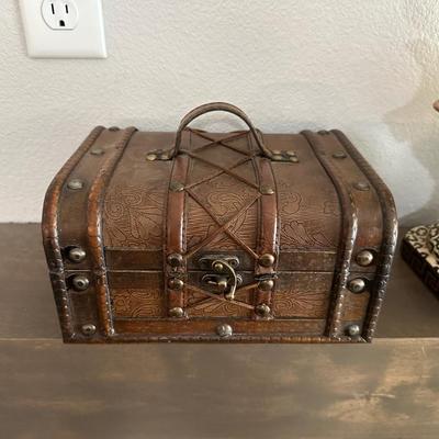 DECORATIVE BOX, LARGE VASE AND WINE CORK SPHERE