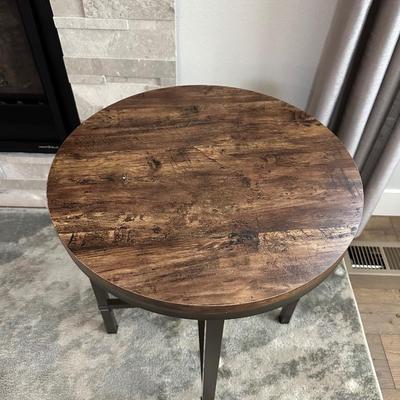 OCCASSIONAL TABLE WITH LAMP