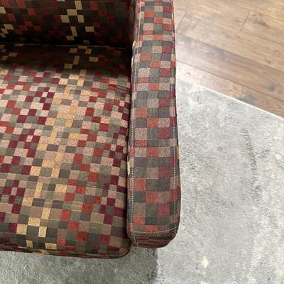 NICE CLEAN ARM CHAIR