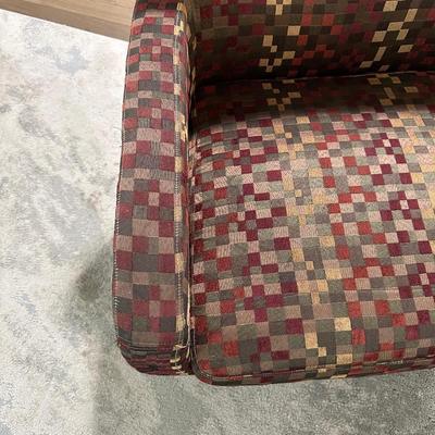 NICE CLEAN ARM CHAIR