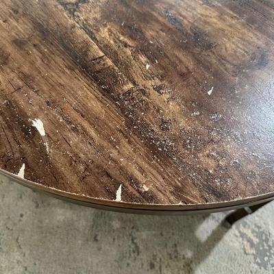2-TIERED TABLE WITH LAMP