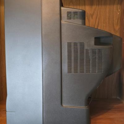 LOT 75Z: 19" Sylvania TV/VCR SRC2019AC