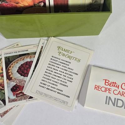 LOT 84L: Hamilton Beach Milkshake Mixer Model 30 with Retro Kitchen Gadgets and Betty Crocker Recipe Box