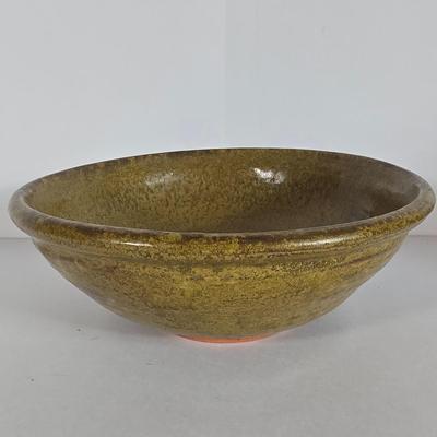 LOT 87L: Woodbury Bowl with Earthenware Crocks and Bowls