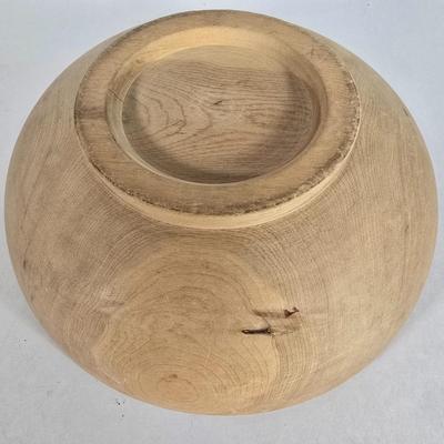 LOT 87L: Woodbury Bowl with Earthenware Crocks and Bowls