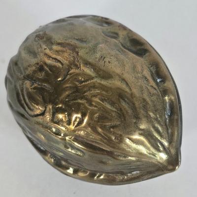 LOT 90L: Brass Home Decor