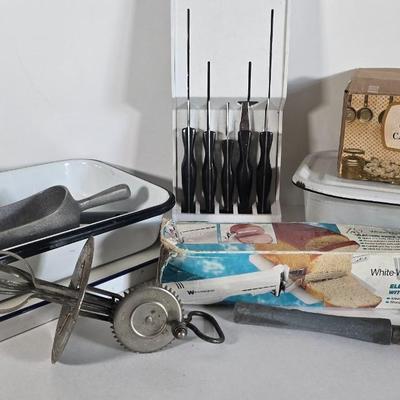 LOT 92L: Cutco Knives with Enameled Metal Trays and Kitchen Gadgets