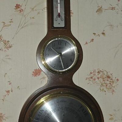 LOT 100L: Howard Miller Catalina Thermometer Barometer Hygrometer Clock Weather Station 612-718