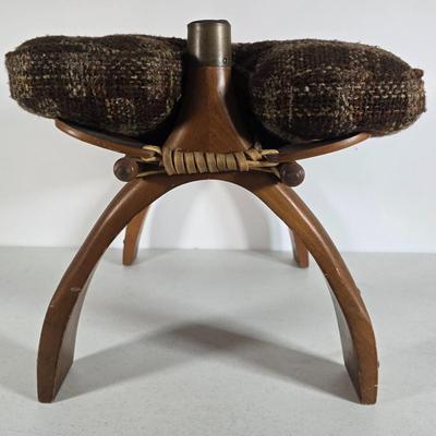 LOT 101L: Camel Saddles