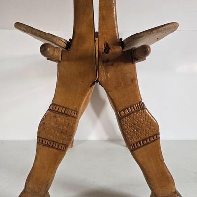 LOT 101L: Camel Saddles
