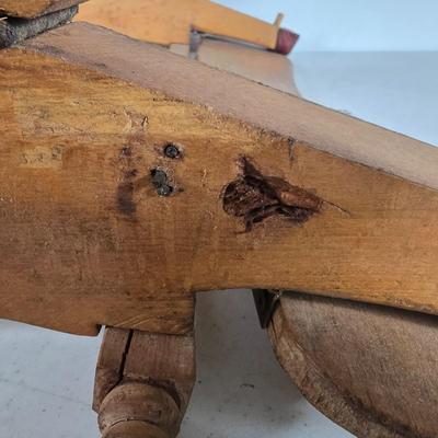LOT 101L: Camel Saddles