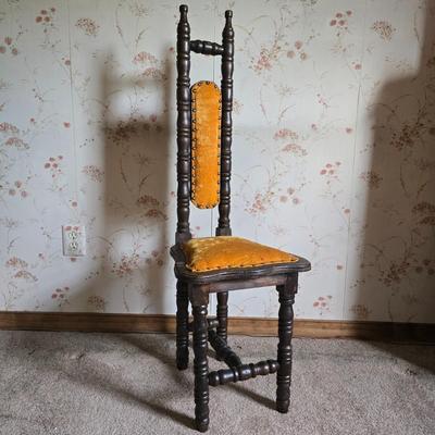 LOT 102: Narrow Chair
