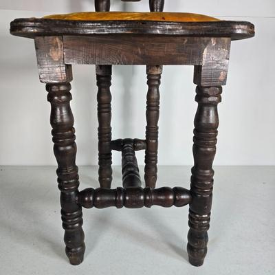 LOT 102: Narrow Chair