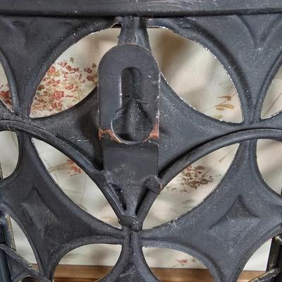 LOT 114L: Metal Decor and Wood Chests