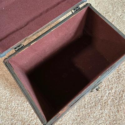 LOT 114L: Metal Decor and Wood Chests