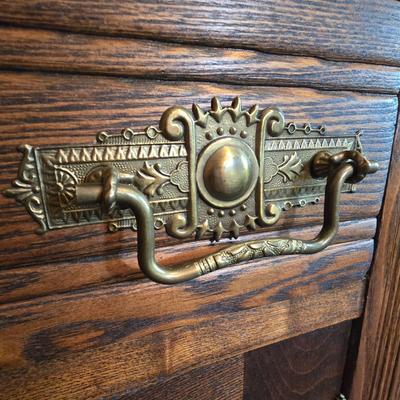 LOT 118Y: Antique Carved Bedroom Set