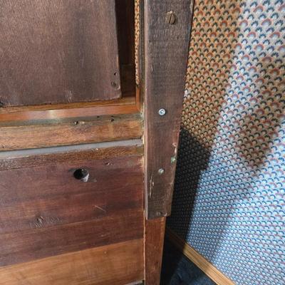 LOT 118Y: Antique Carved Bedroom Set