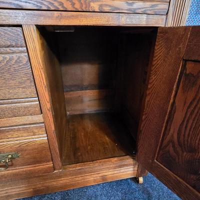 LOT 118Y: Antique Carved Bedroom Set