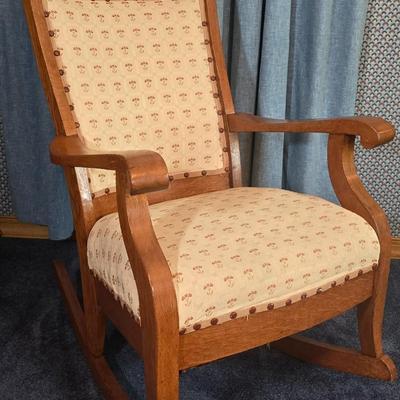 LOT 119Y: Rocking Chair and Table