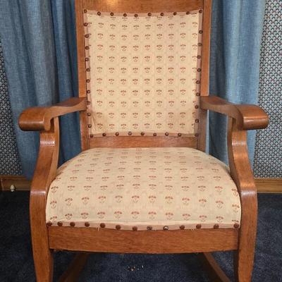 LOT 119Y: Rocking Chair and Table