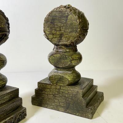 LOT 129B: Vintage Decorative Bookends