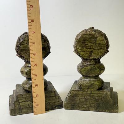 LOT 129B: Vintage Decorative Bookends