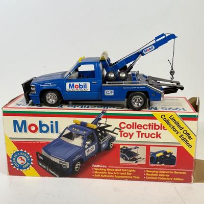 LOT 130B: Collection of Vintage Mobil Trucks