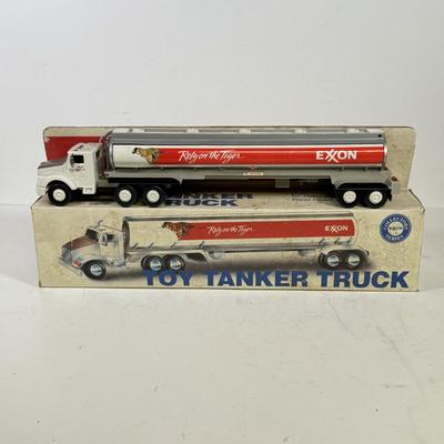 LOT 130B: Collection of Vintage Mobil Trucks