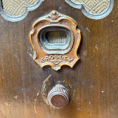 LOT 134B: Vintage Crosley Radio Model-124