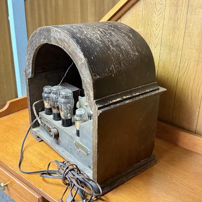 LOT 134B: Vintage Crosley Radio Model-124