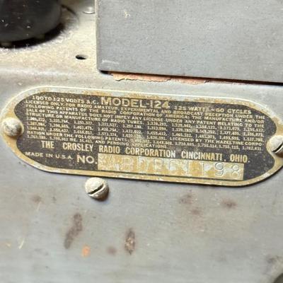 LOT 134B: Vintage Crosley Radio Model-124